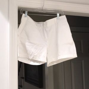 Vineyard Vines white everyday shorts